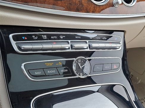 Used 2018 Mercedes-Benz E 300 E 300 image 10