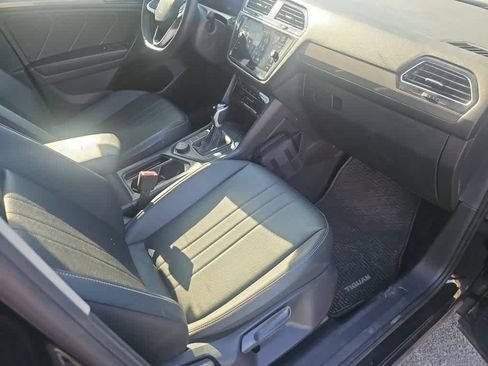 Used 2023 Volkswagen Tiguan SE AWD/4WD image 13