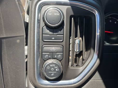 Used 2023 Chevrolet Silverado 2500 LT AWD/4WD image 25