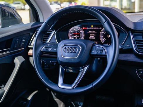 Certified 2024 Audi Q5 e Premium w/ Convenience Package AWD/4WD image 17