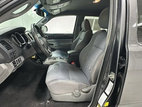 Used 2012 Toyota Tacoma TRD Sport image 9