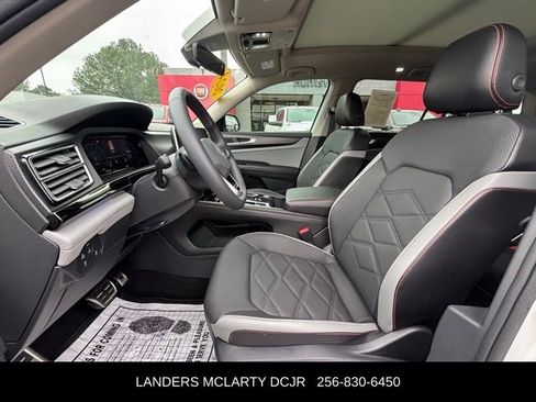 Used 2024 Volkswagen Atlas Peak Edition SE AWD/4WD image 23