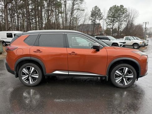 Used 2021 Nissan Rogue Platinum image 6