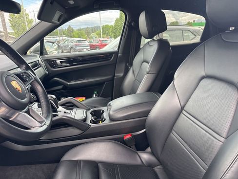 Used 2021 Porsche Cayenne Coupe w/ Premium Package AWD/4WD image 9