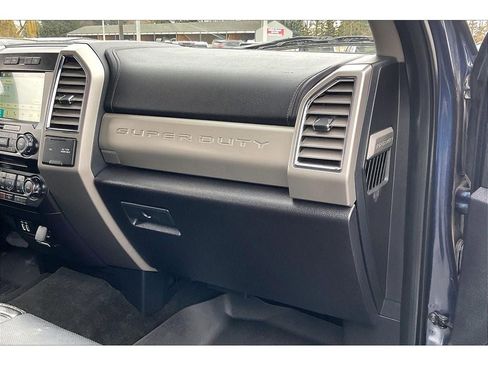 Used 2017 Ford F350 Lariat w/ Chrome Package image 17