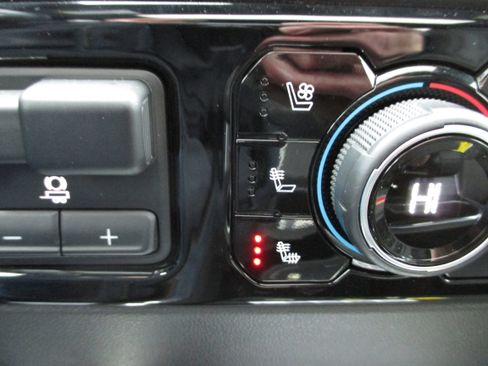 Used 2024 Chevrolet Silverado 2500 High Country w/ High Country Premium Package image 27