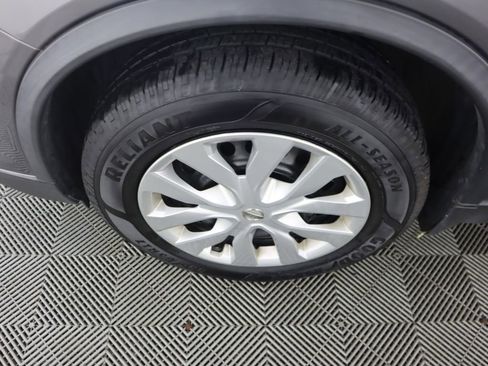 Used 2018 Nissan Rogue S image 30