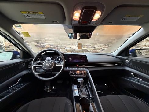 Certified 2023 Hyundai Elantra SEL w/ Convenience Package image 16