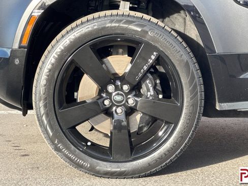 Used 2025 Land Rover Defender 110 V8 image 34