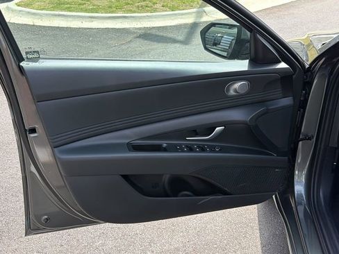 New 2026 Hyundai Elantra Limited FWD image 12