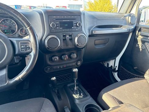 Used 2016 Jeep Wrangler Sport image 25