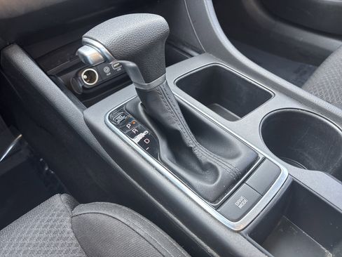 Used 2017 Kia Optima LX image 19