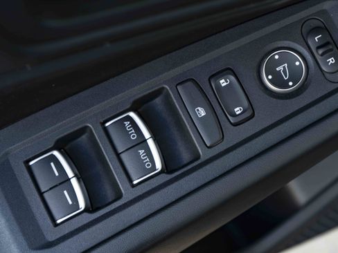 Used 2023 Honda Accord EX image 38