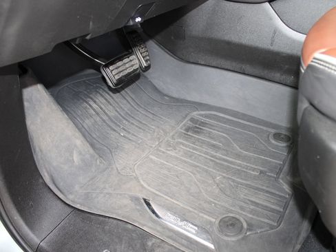Used 2023 GMC Yukon Denali Ultimate w/ LPO, Floor Liner Package AWD/4WD image 25