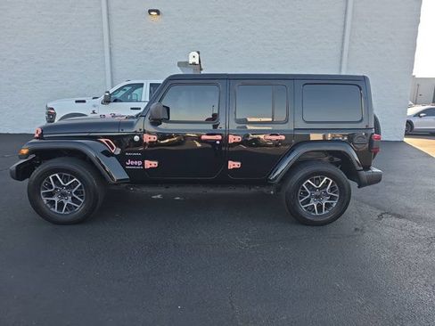 Used 2024 Jeep Wrangler Unlimited Sahara w/ Technology Group AWD/4WD image 8