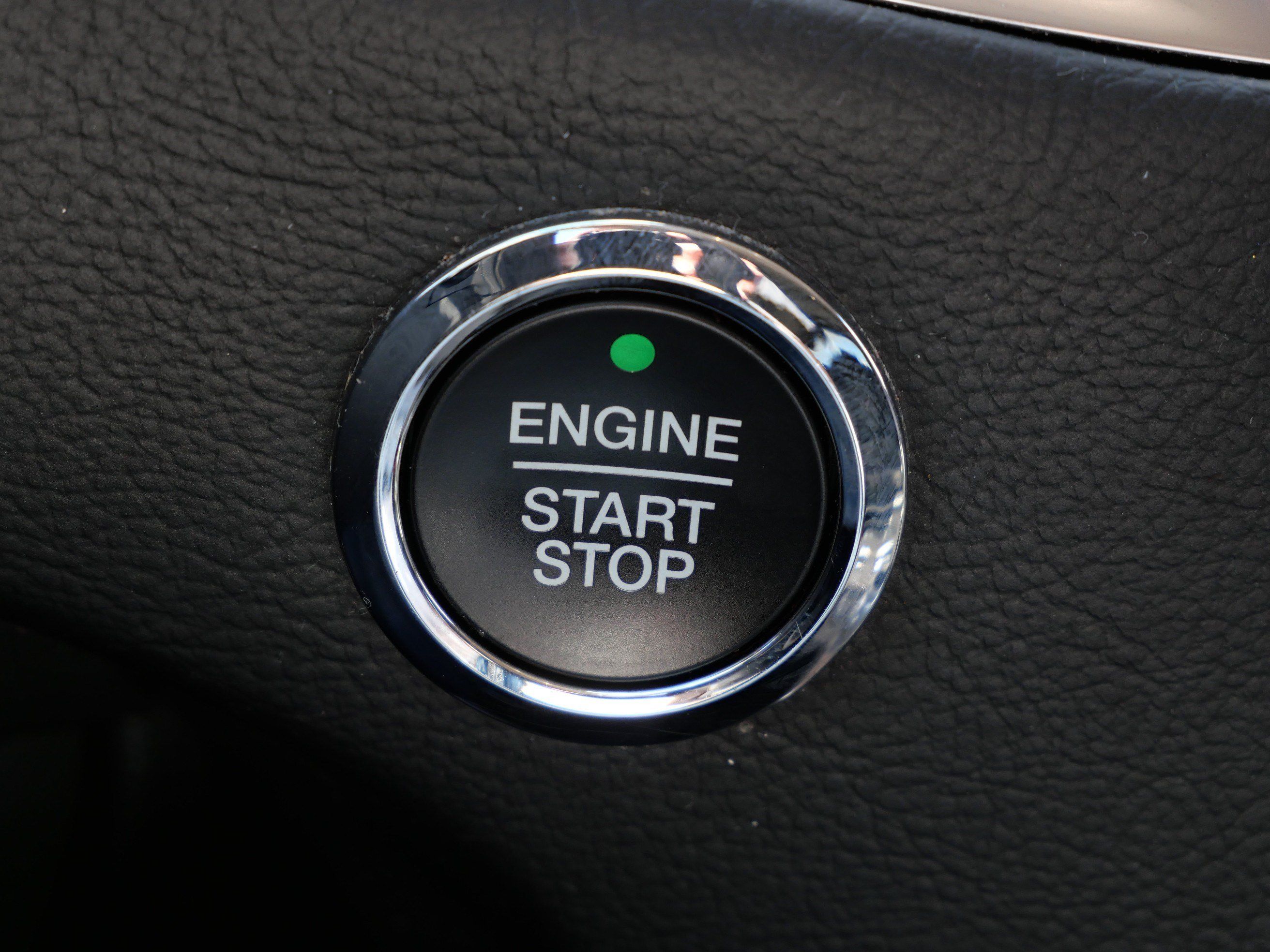 Certified 2024 Ford Edge Titanium AWD/4WD image 31