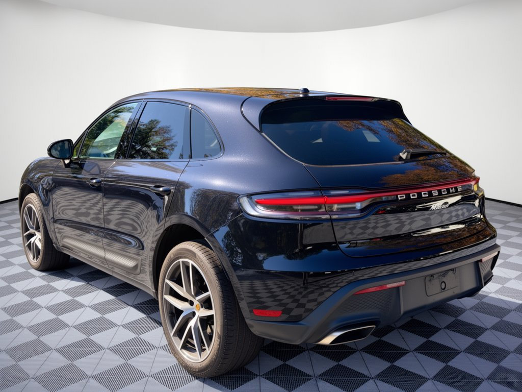 Used 2023 Porsche Macan AWD/4WD image 3