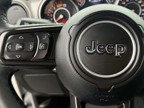 Used 2023 Jeep Wrangler Willys image 23