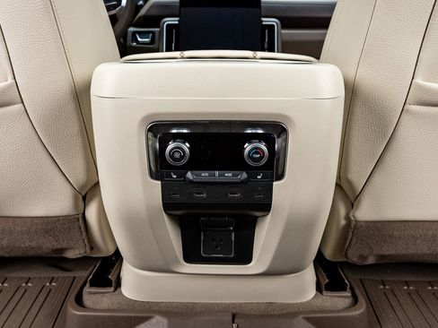 Used 2026 GMC Yukon Denali w/ Denali Reserve Package AWD/4WD image 34