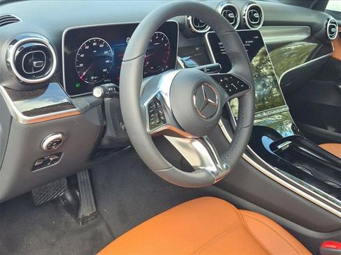 Used 2026 Mercedes-Benz GLC 300 image 3