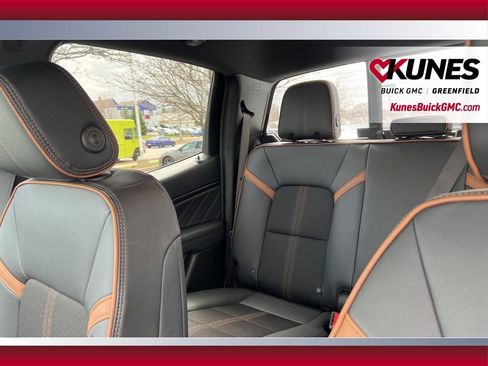 New 2026 GMC Canyon AT4 image 33