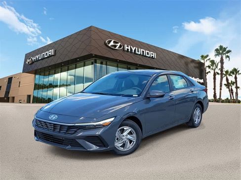 New 2025 Hyundai Elantra SE image 1
