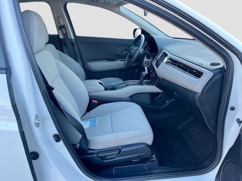 Used 2022 Honda HR-V LX image 25
