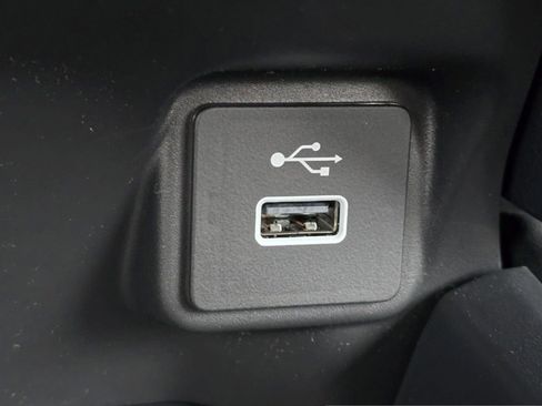 Used 2025 Honda HR-V LX image 3