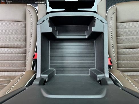 New 2026 GMC Yukon Denali Ultimate AWD/4WD image 23