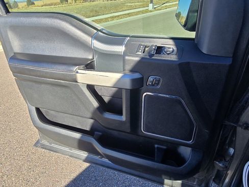 Used 2019 Ford F150 Lariat image 18