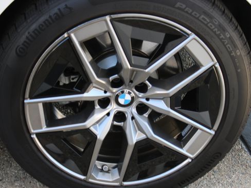 Used 2026 BMW 530i w/ Premium Package RWD image 13