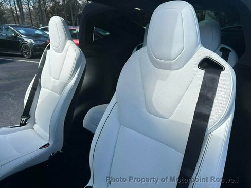 Used 2024 Tesla Model X Plaid image 12