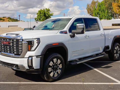 New 2026 GMC Sierra 2500 Denali w/ Denali Reserve Package image 3