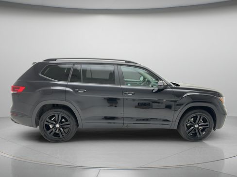 Used 2023 Volkswagen Atlas SEL R-Line AWD/4WD image 4