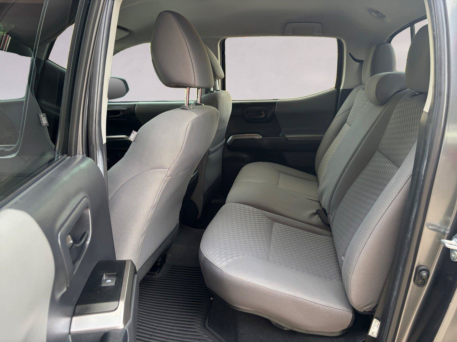 Used 2022 Toyota Tacoma SR5 RWD image 13