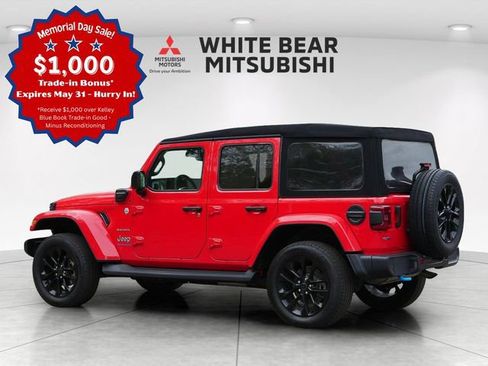 Used 2024 Jeep Wrangler Unlimited Sahara w/ Safety Group AWD/4WD image 4
