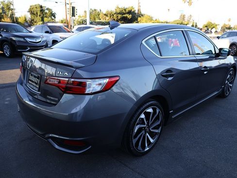 Used 2018 Acura ILX w/ Special Edition Package FWD image 4