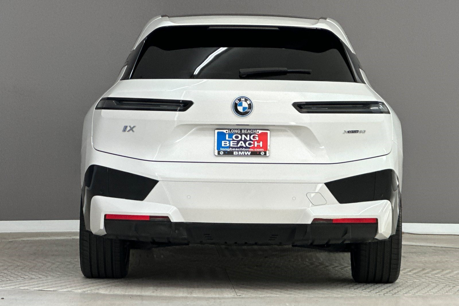 Certified 2024 BMW iX xDrive50 w/ Premium Package AWD/4WD image 9