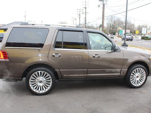 Used 2015 Lincoln Navigator 4WD image 25