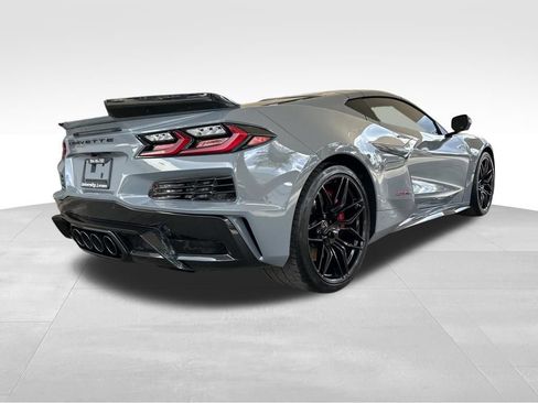 Used 2024 Chevrolet Corvette Z06 image 3
