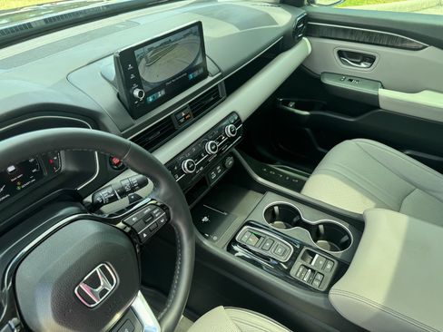 Certified 2025 Honda Pilot Elite image 18