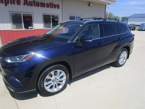 Used 2020 Toyota Highlander Limited image 4