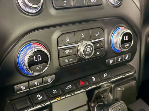 Used 2021 GMC Sierra 1500 AT4 w/ AT4 Preferred Package AWD/4WD image 16