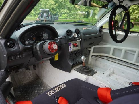 Used 1999 MAZDA MX-5 Miata RWD image 23