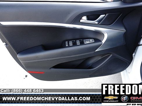 Used 2025 Genesis G70 2.5T RWD image 35