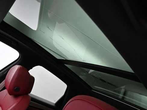 Certified 2023 Porsche Cayenne Platinum Edition AWD/4WD image 11