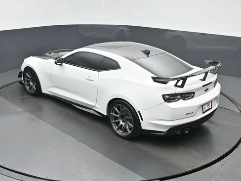 Used 2019 Chevrolet Camaro ZL1 RWD image 32