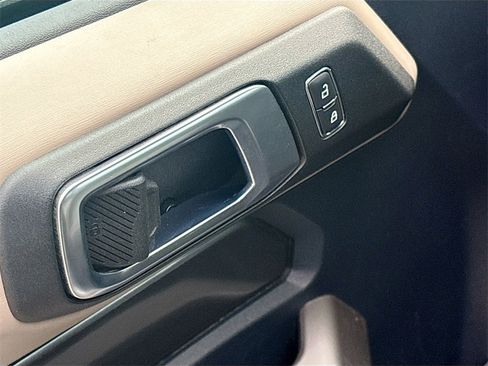 Used 2022 Ford Bronco Wildtrak image 18