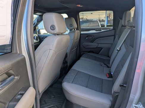 Used 2024 Chevrolet Colorado ZR2 w/ ZR2 Bison Edition image 12