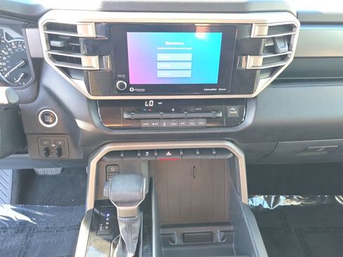 Used 2022 Toyota Tundra SR5 w/ SR5 Convenience Package image 30